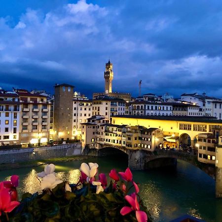 Ponte Vecchio View Luxury Apartment Флоренція Екстер'єр фото