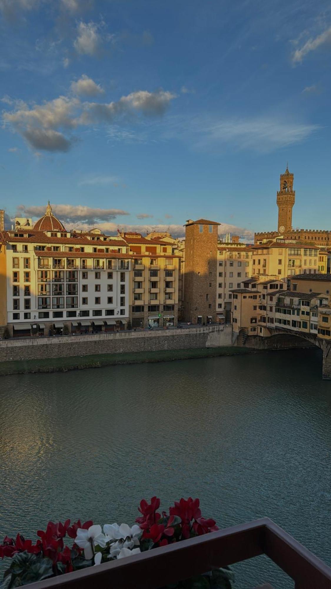 Ponte Vecchio View Luxury Apartment Флоренція Екстер'єр фото