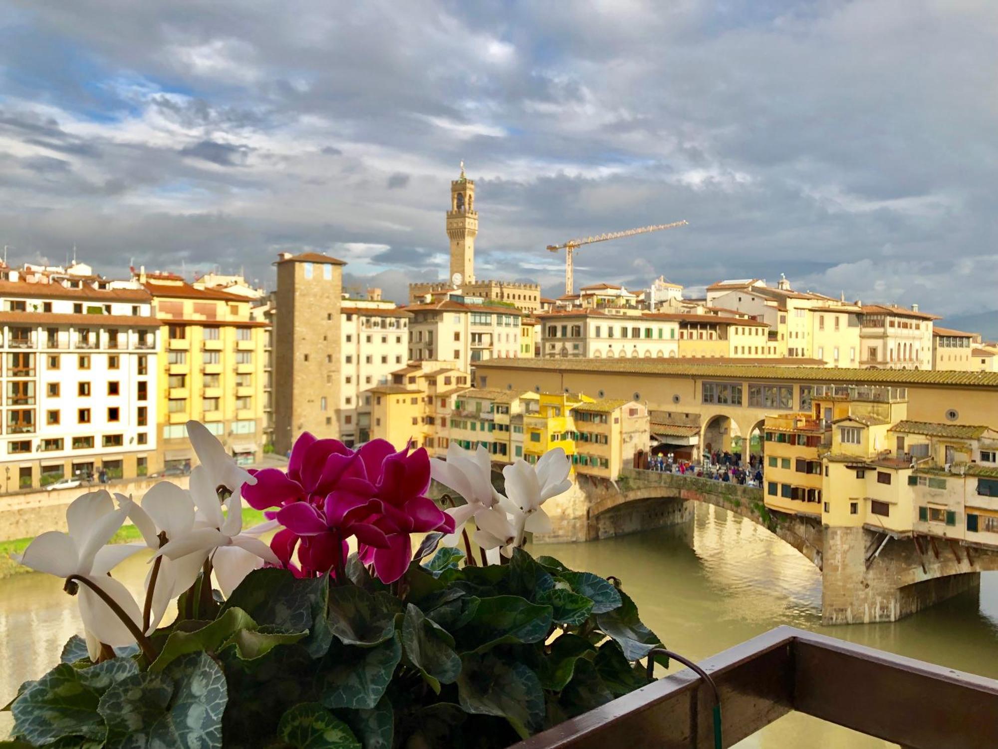 Ponte Vecchio View Luxury Apartment Флоренція Екстер'єр фото
