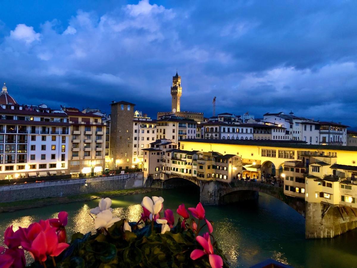 Ponte Vecchio View Luxury Apartment Флоренція Екстер'єр фото